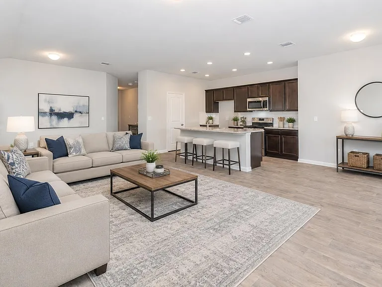 112 Stellamar Dr — Photo 4