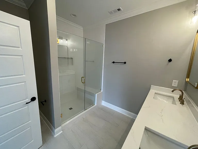 625 E 3rd St #11 — Photo 19