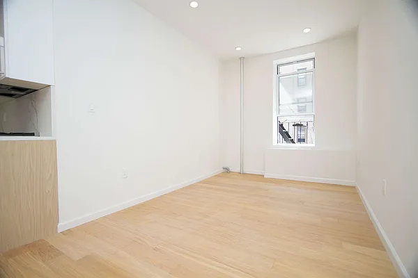 Rented by Nooklyn NYC LLC | media 59
