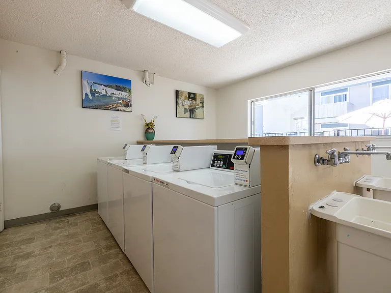 Campbell West Apartments — Photo 14