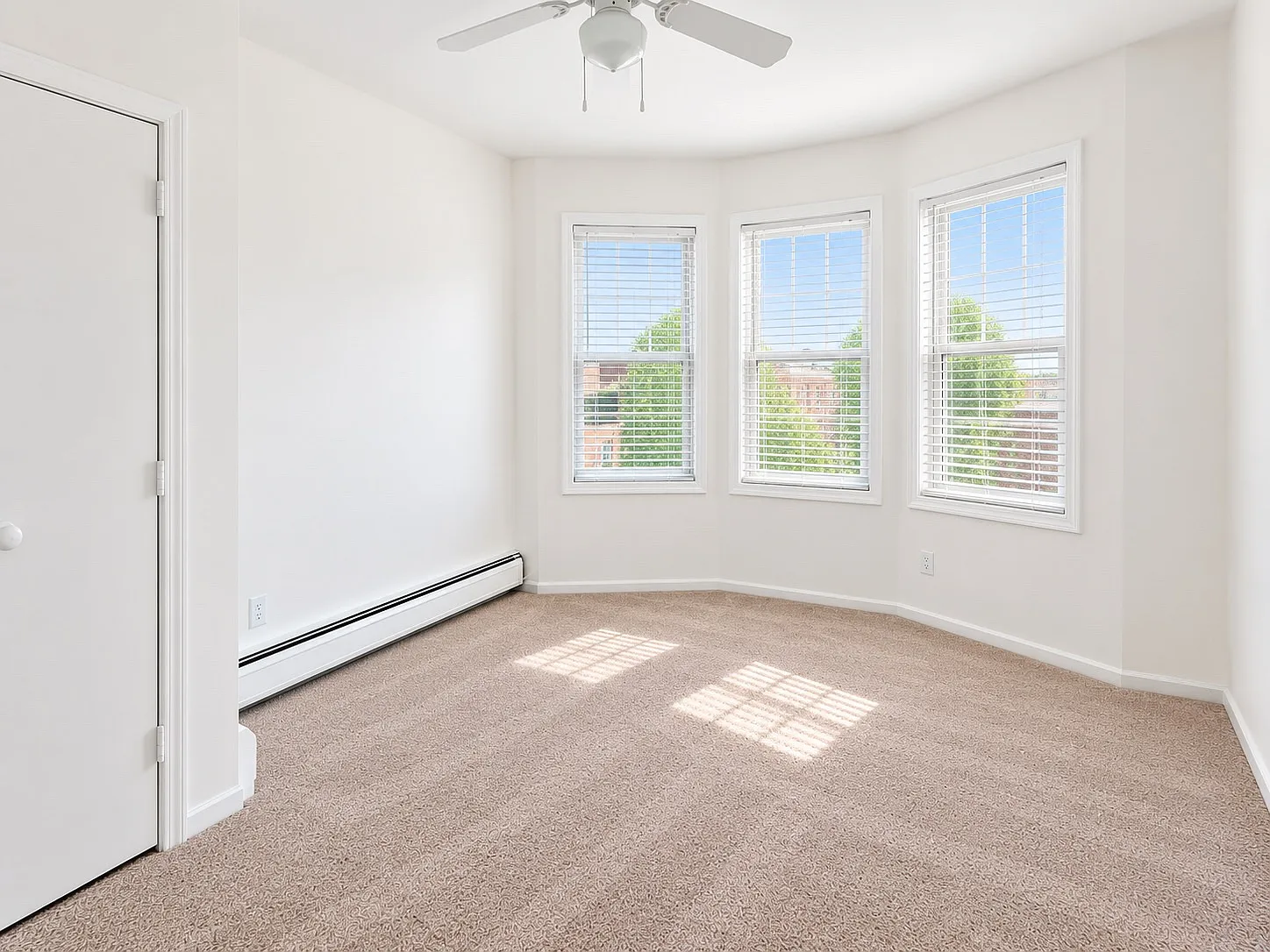 2 bed, 700 sqft, $2,100 — Photo 2