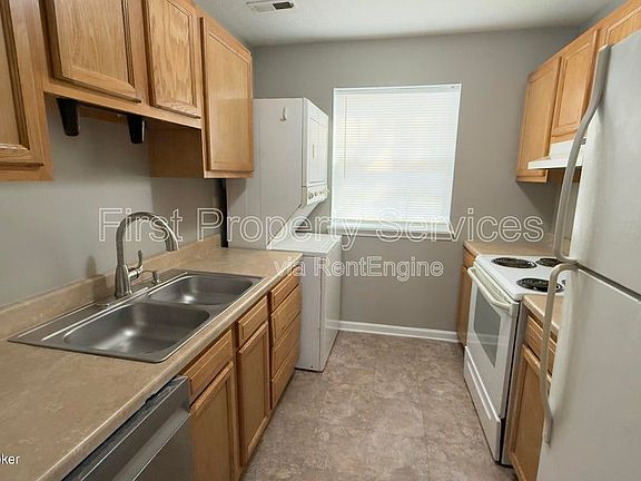 4th image of 729 E Court Ave