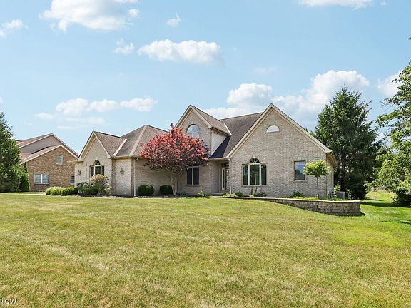 3rd image of 10120 Forest Glen Dr