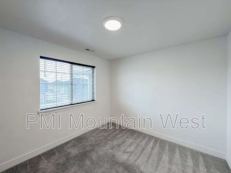 4924 E Breezy Patch Rd — Photo 15