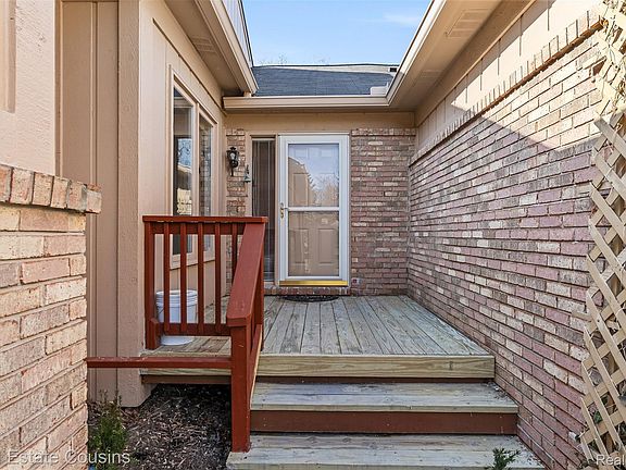 4th image of 21590 River Ridge Ct