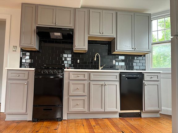 2nd image of 406 N Church St #5