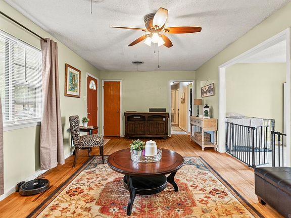 5th image of 901 N Gray St