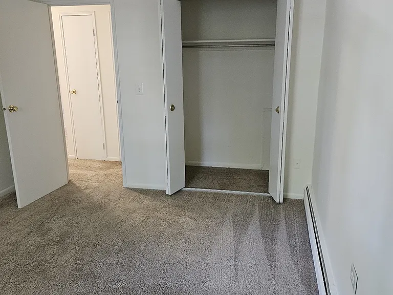 Lake Club Apartments — Photo 50