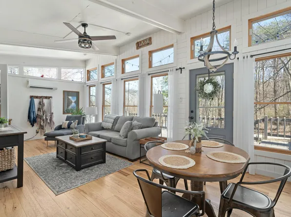 277 Winnebago Ln SE, Bremen, OH 43107