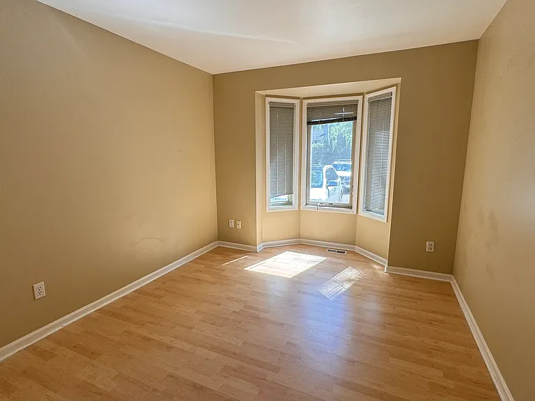 215 Cherry Dr — Photo 12