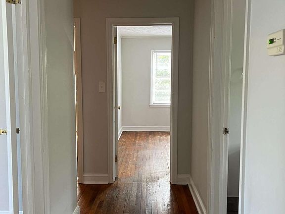 5th image of 65 Jefferson Cir