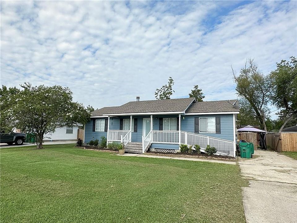 1st image of 332 River Ridge Dr