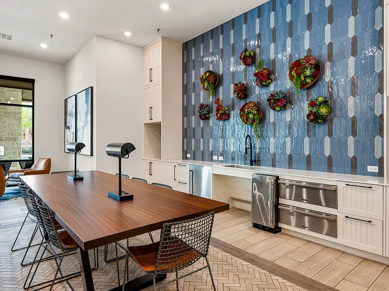 The Haywood Apartments — Photo 7