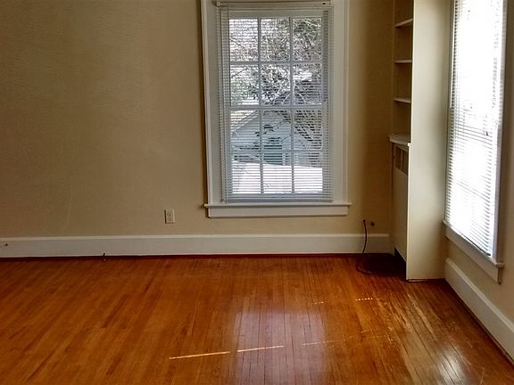 2nd image of 1405 Leclaire St