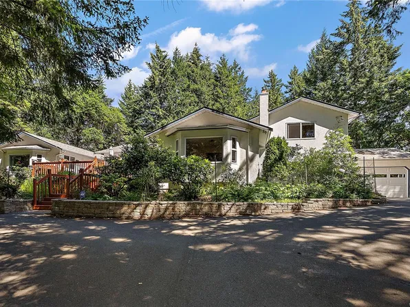 816 Finlayson Arm Rd, Highlands, BC V9B 6E5