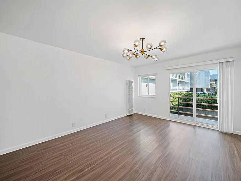 The Edgeworth Apartments — Photo 4
