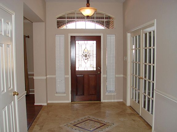 5th image of 319 Cheddington Dr