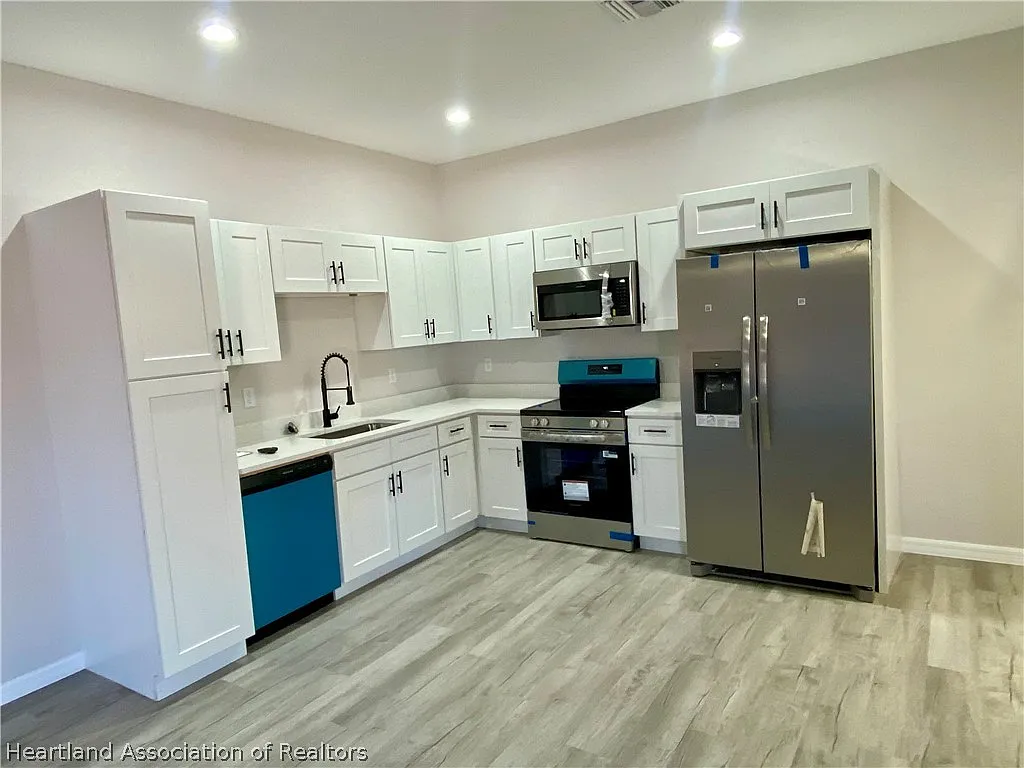3 bed, 2.0 bath, 1108 sqft, $1,650 — Photo 4