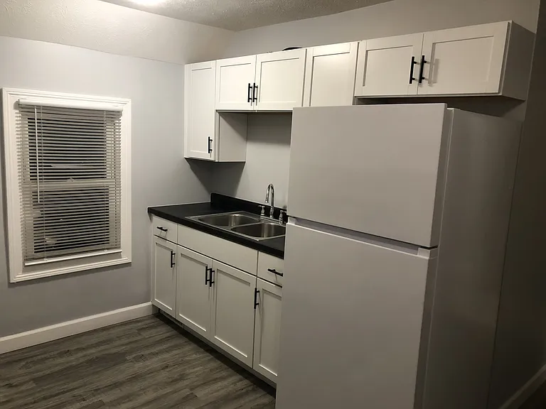 807 S Center St #B — Photo 1