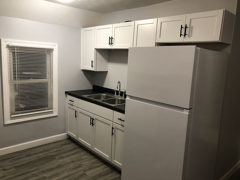 1st image of 807 S Center St #B