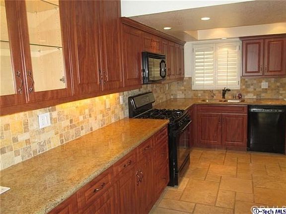 3rd image of 444 E Verdugo Ave APT 3