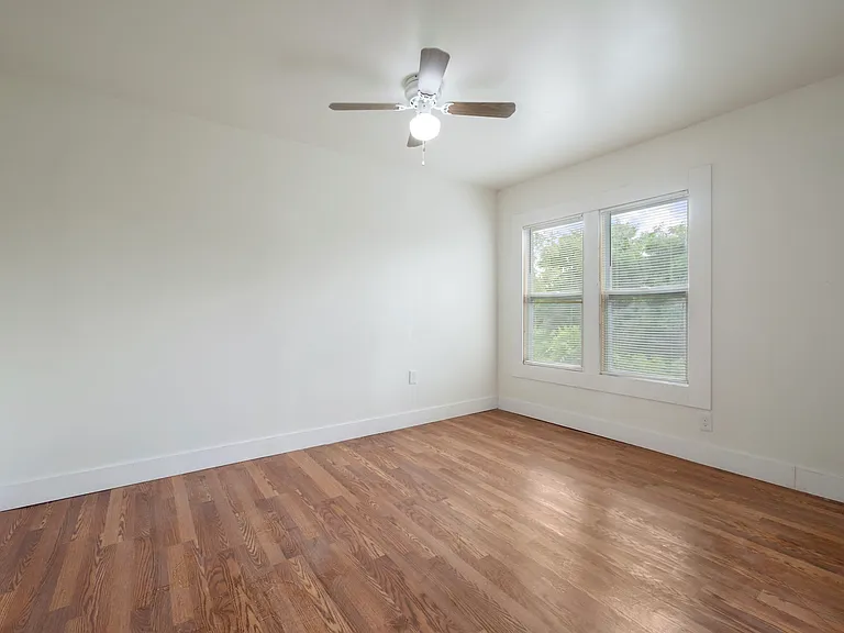 615 W Hollywood — Photo 27