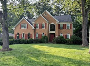 7822 Thor Dr, Annandale, VA 22003