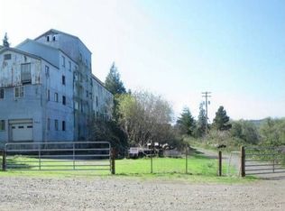 92240 N Bank Ln, Coquille, OR 97423