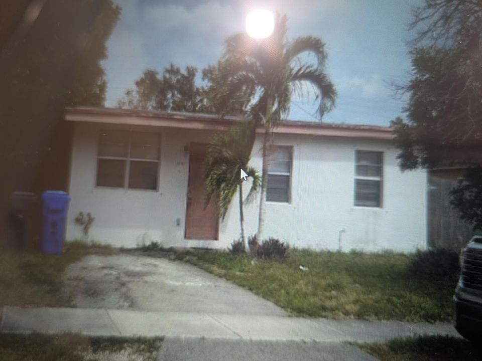 1st image of 3751 SW 46th Avenue