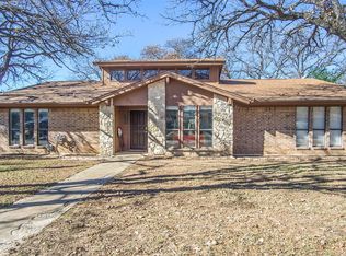 1024 Oak Ridge Dr, Azle, TX 76020