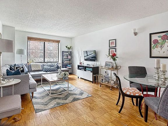 2nd image of 280 Rector Pl APT 3J