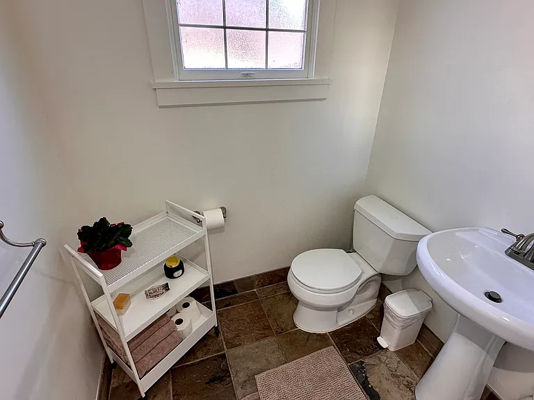 1150 Empire Ave #42 — Photo 8