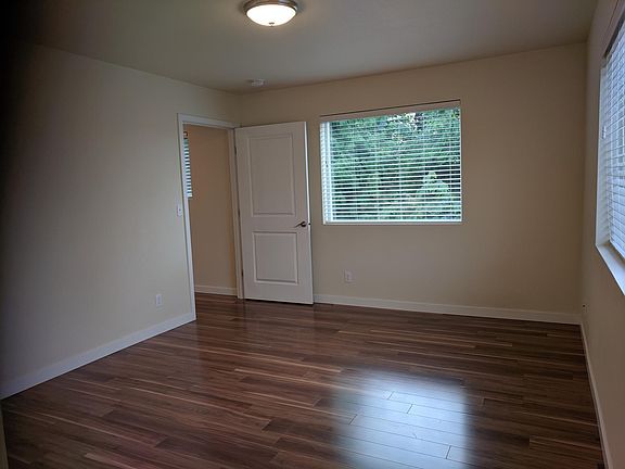 3rd image of 5975 Caymans Pl NE