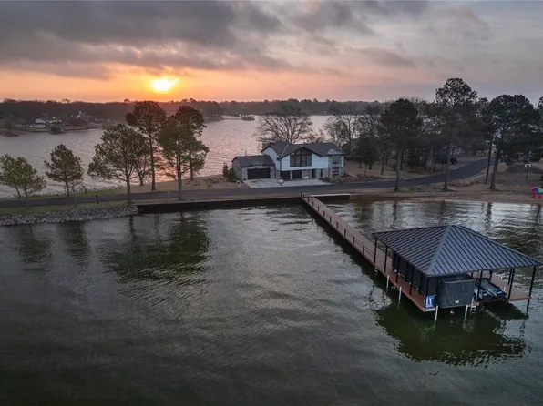 626 Enchanted Isles Dr, Mabank, TX 75156