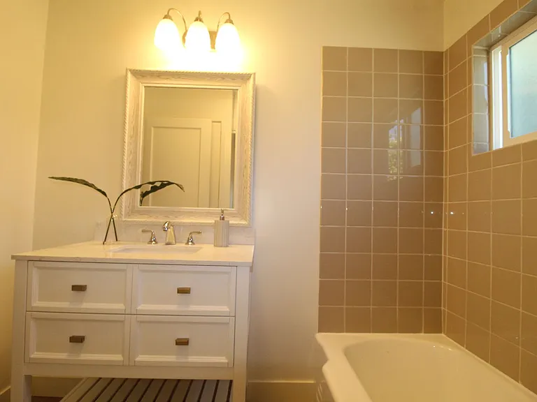 Charming Midtown Ventura Home- 3 Bedroom + 1.75 Bath — Photo 31