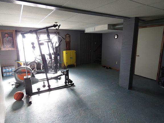 4th image of 6134 Harding Ave