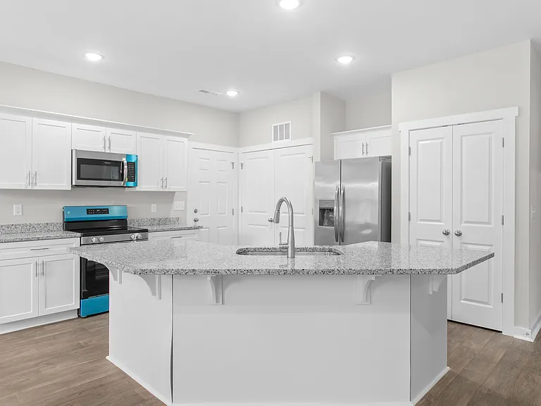 687 N Manning Ave — Photo 8