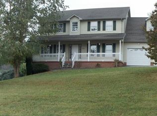 1214 Olde Oaks Dr, Gray, TN 37615