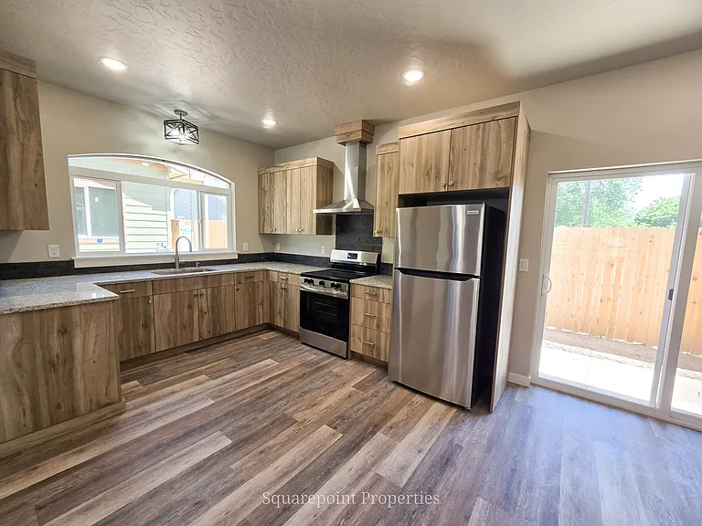2977 N Maple Grove Rd — Photo 2