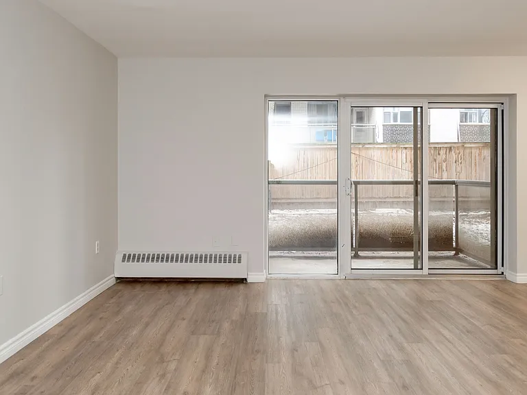 1223 Richmond St — Photo 7
