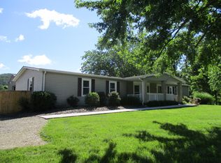 101 Robins Cir, Goodview, VA 24095