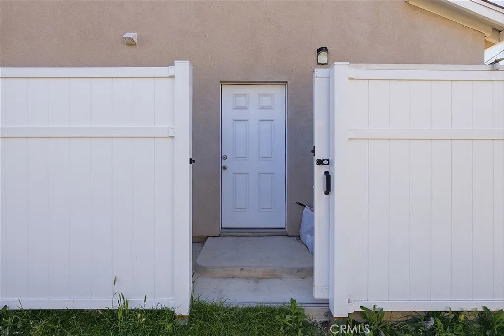 Studio, 360 sqft, $1,795 — Photo 4