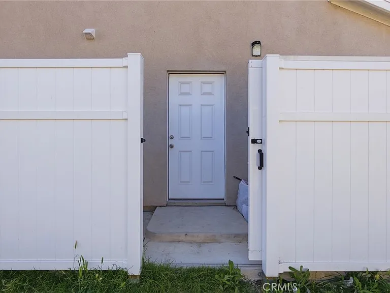 6838 Aura Ave — Photo 4
