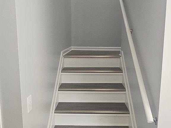 4th image of 118 E Lorain St APT B