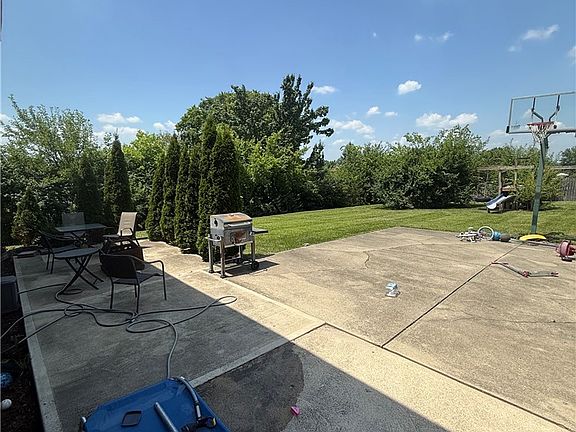 5th image of 4040 Schroeder Dr