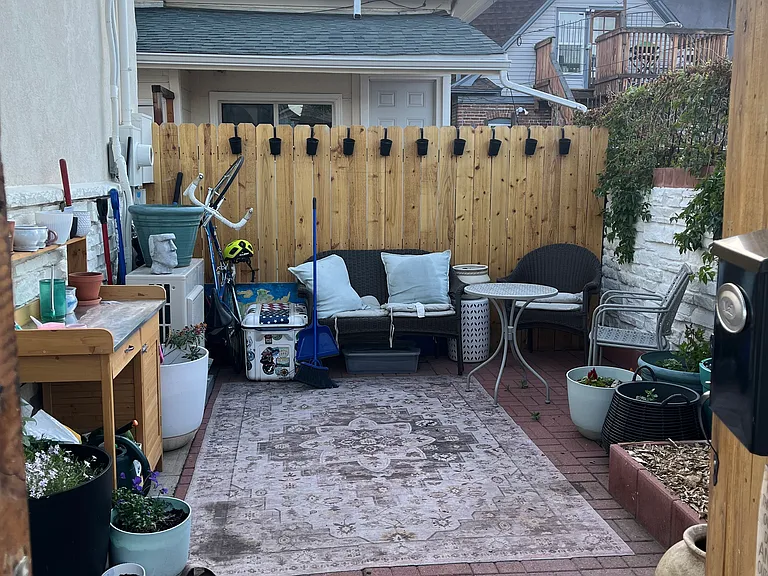 721 W 3rd Ave — Photo 3