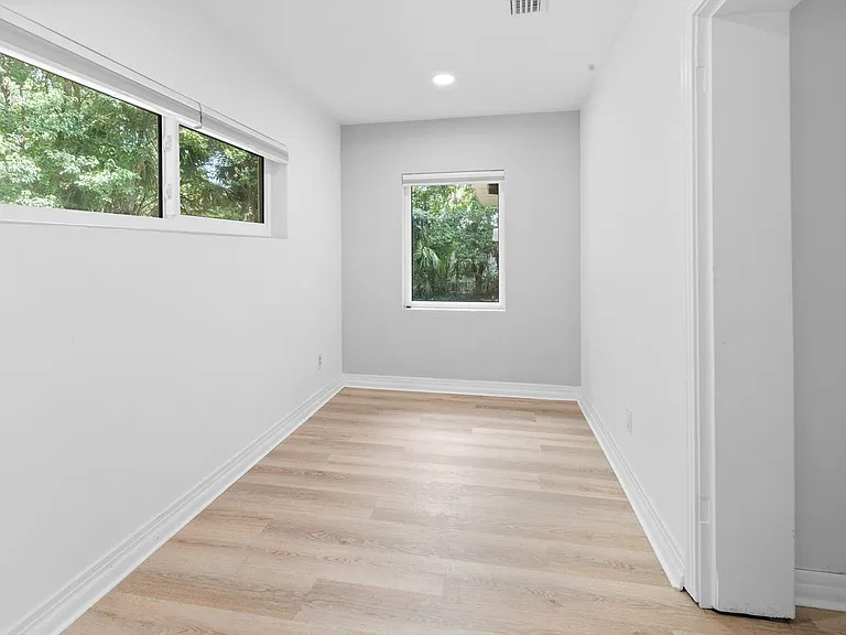 1417 NW 17th St — Photo 11