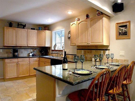 5th image of 482 E Twelve Oaks Dr