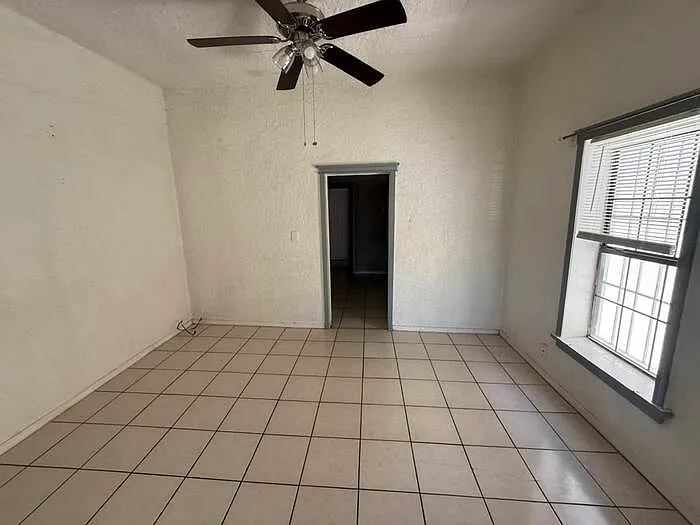 2 bed, 2.0 bath, 900 sqft, $875 — Photo 3