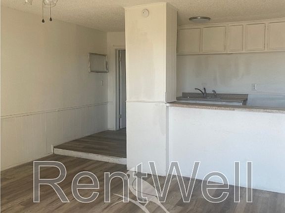 3rd image of 722 N Broadway St #C